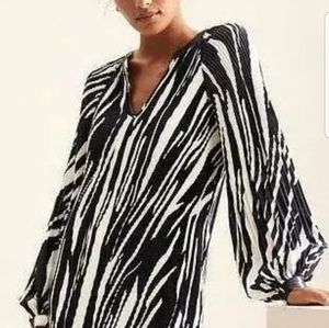 Banana republic pleated dress